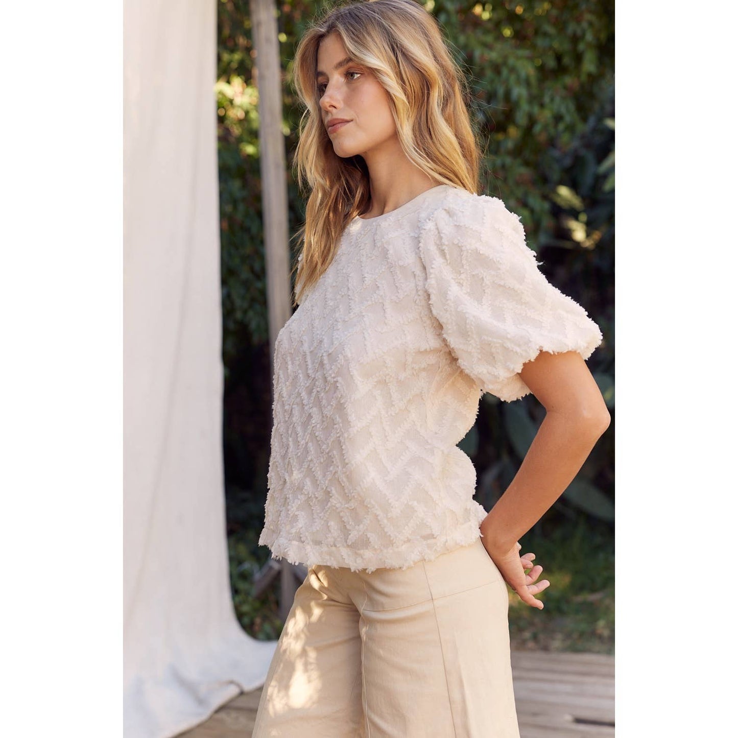 BUBBLE SLEEVE BACK RIBBON FEATHER TEXTURED BLOUSE