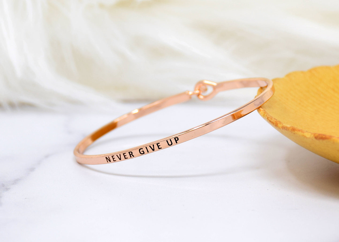 NEVER GIVE UP BRACELET