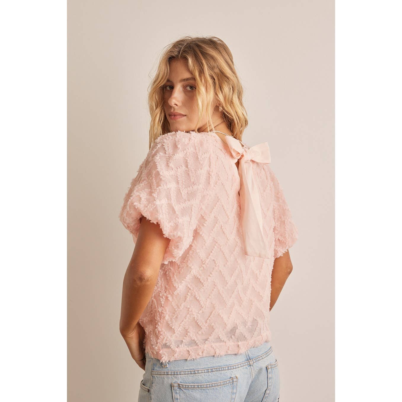 BUBBLE SLEEVE BACK RIBBON FEATHER TEXTURED BLOUSE