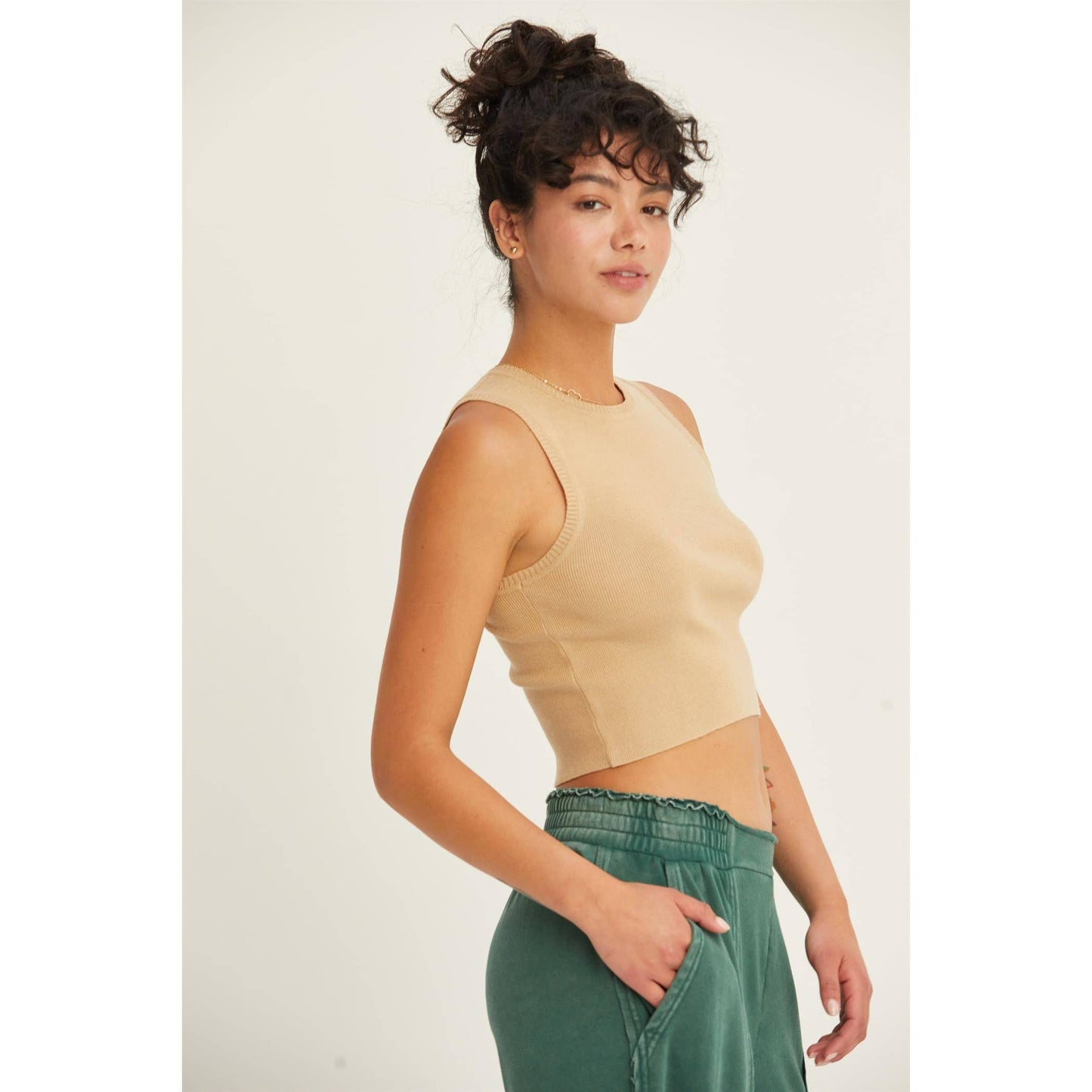 RIBBED KNIT CROPPED TANK TOP