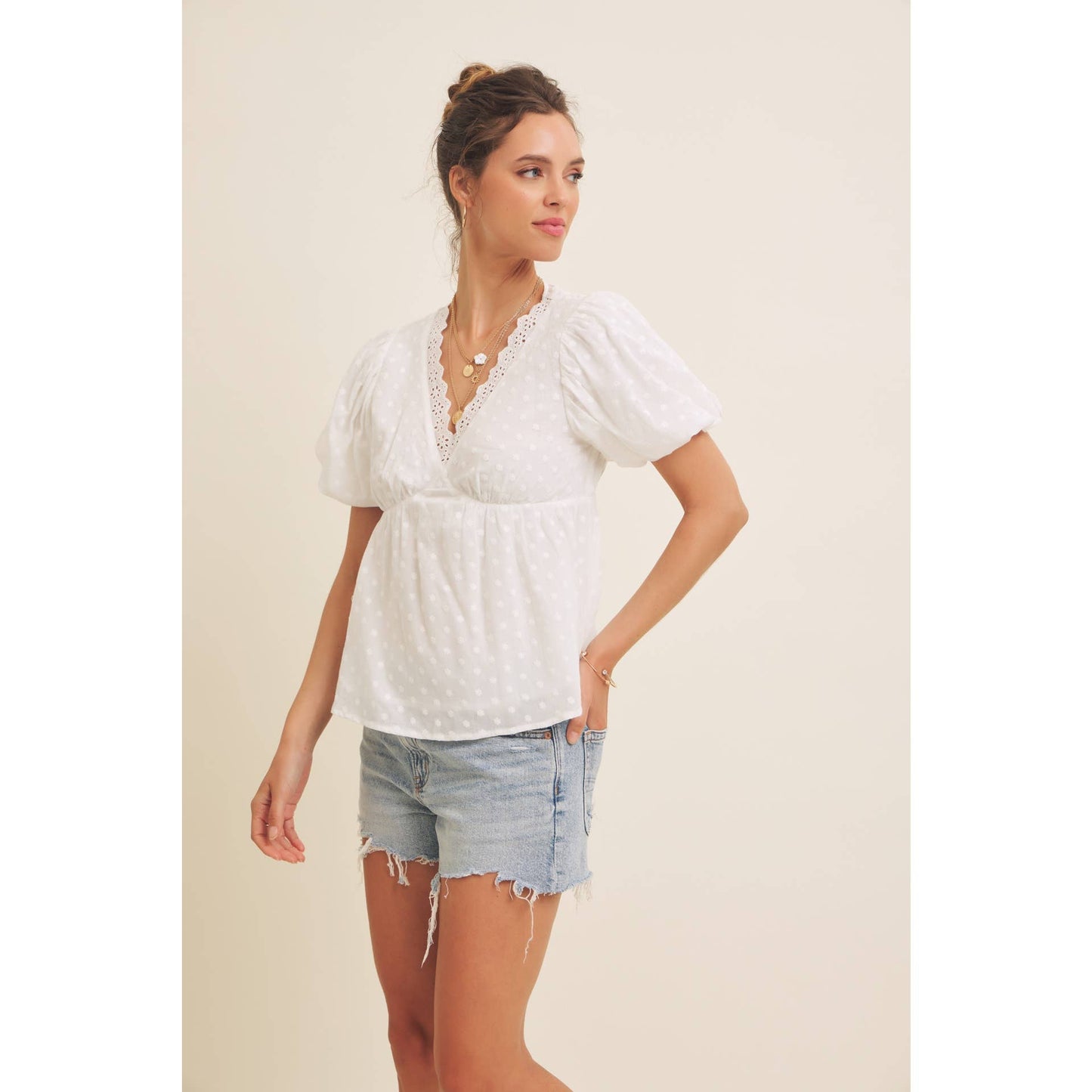 SCALLOP TRIM V-NECK EYELET BLOUSE WITH BUBBLE SLEEVES