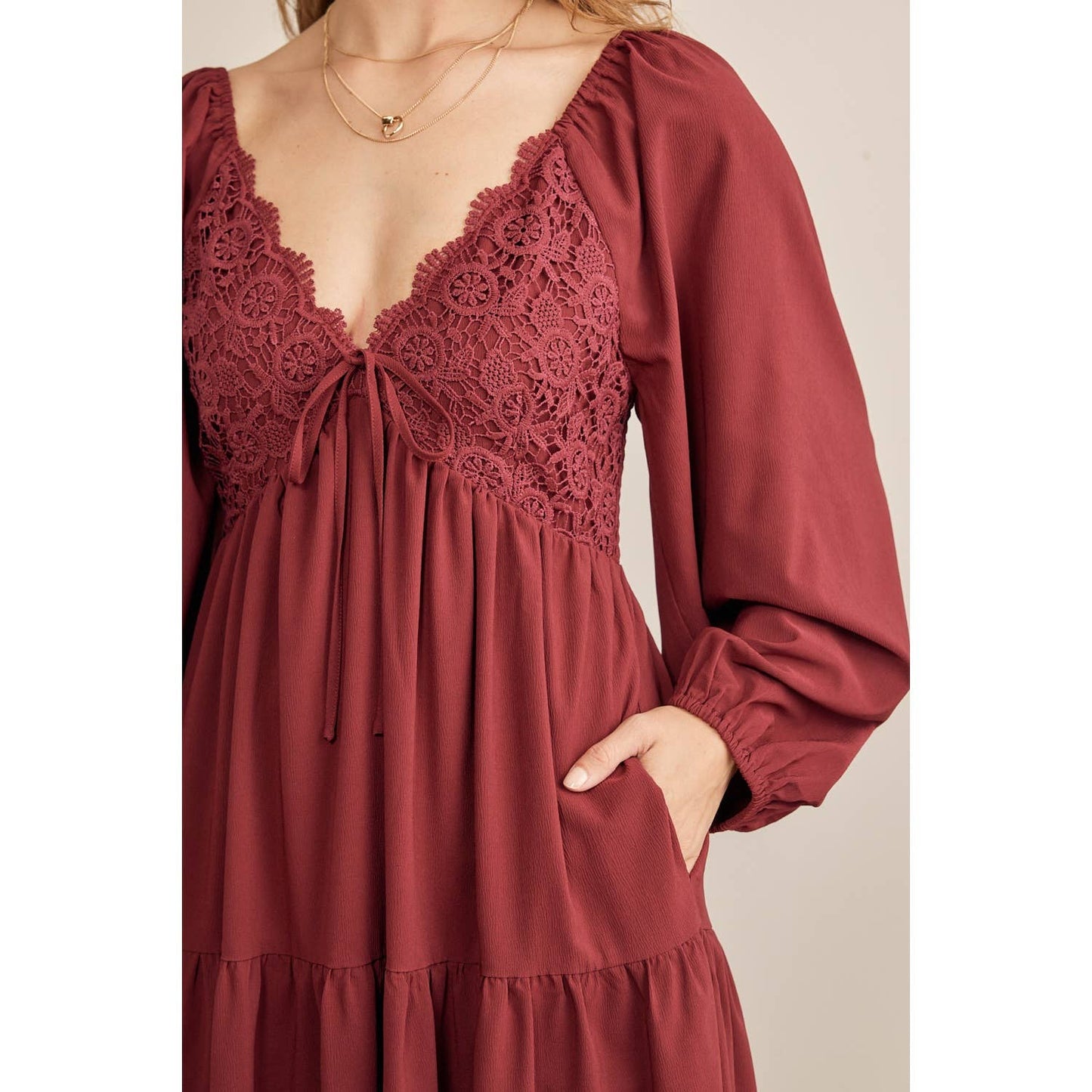 SCALLOP LACE V-NECK SMOCKED MIDI DRESS