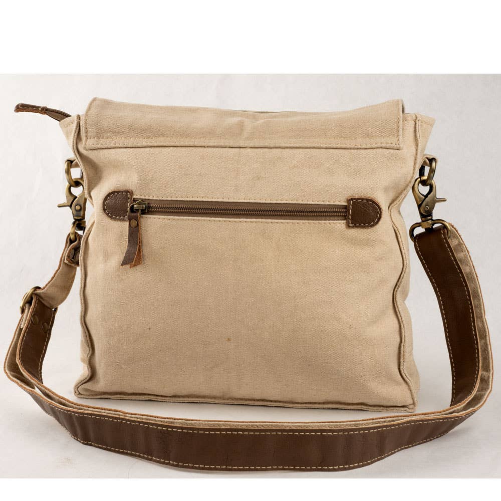 FLIGHT GEAR SHOULDER BAG