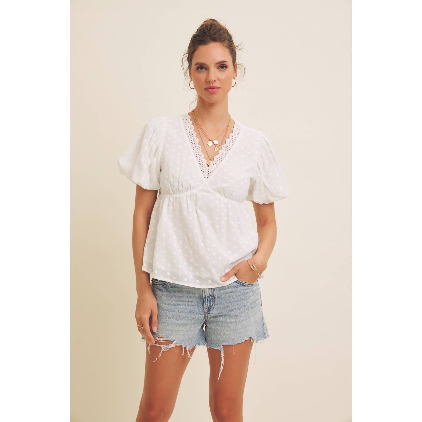 SCALLOP TRIM V-NECK EYELET BLOUSE WITH BUBBLE SLEEVES