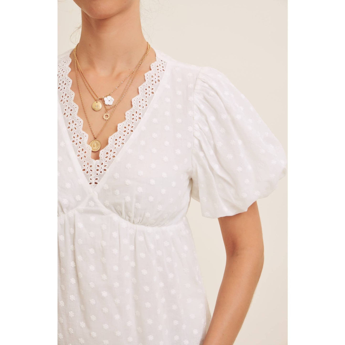 SCALLOP TRIM V-NECK EYELET BLOUSE WITH BUBBLE SLEEVES