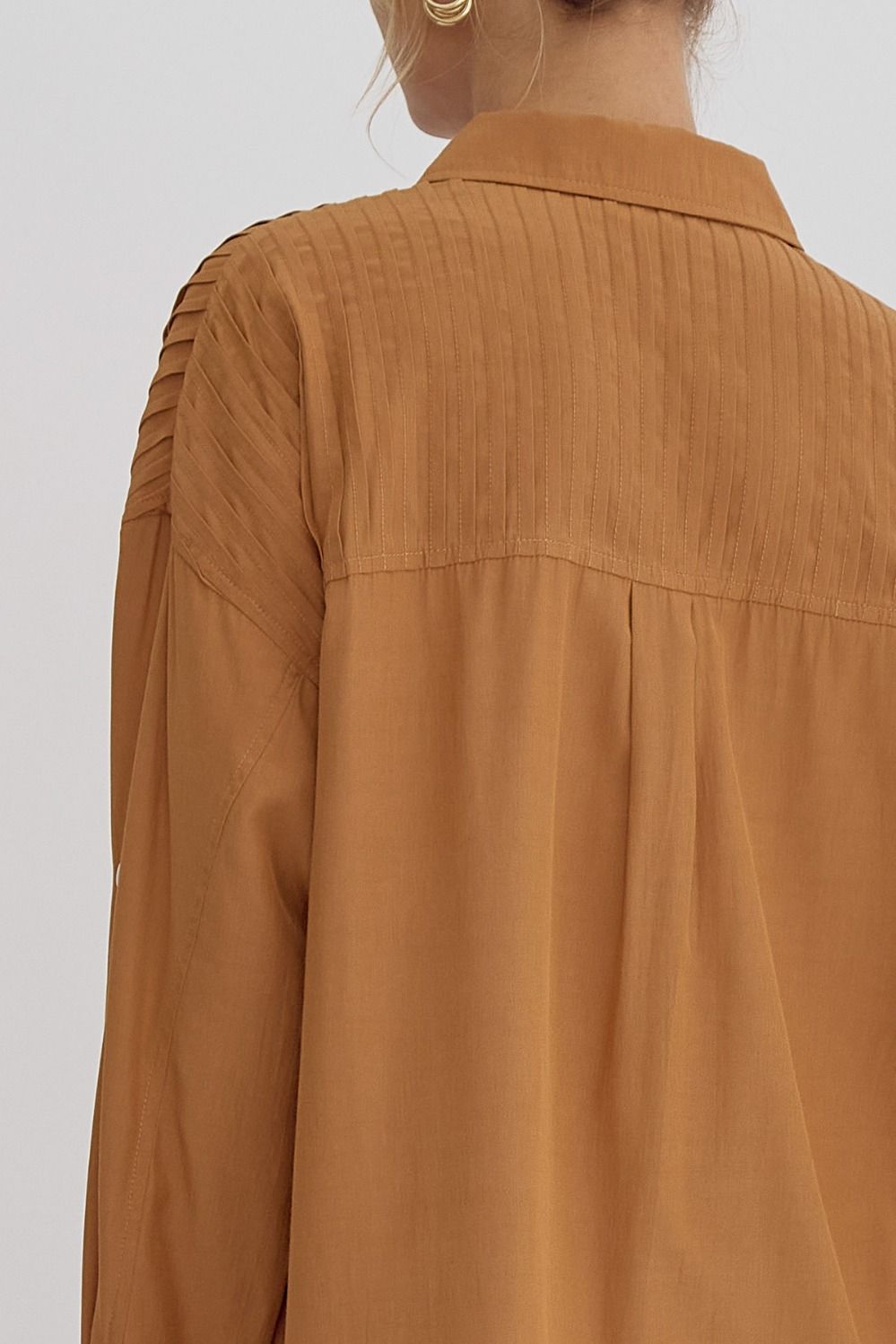 Entro Solid Button-Up Long Sleeve Top