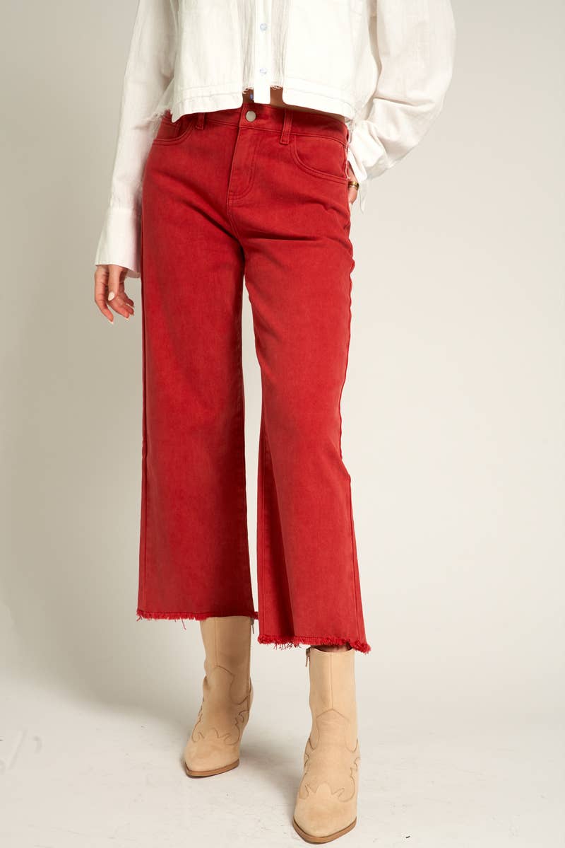 Cropped Jeans with Frayed Hem
