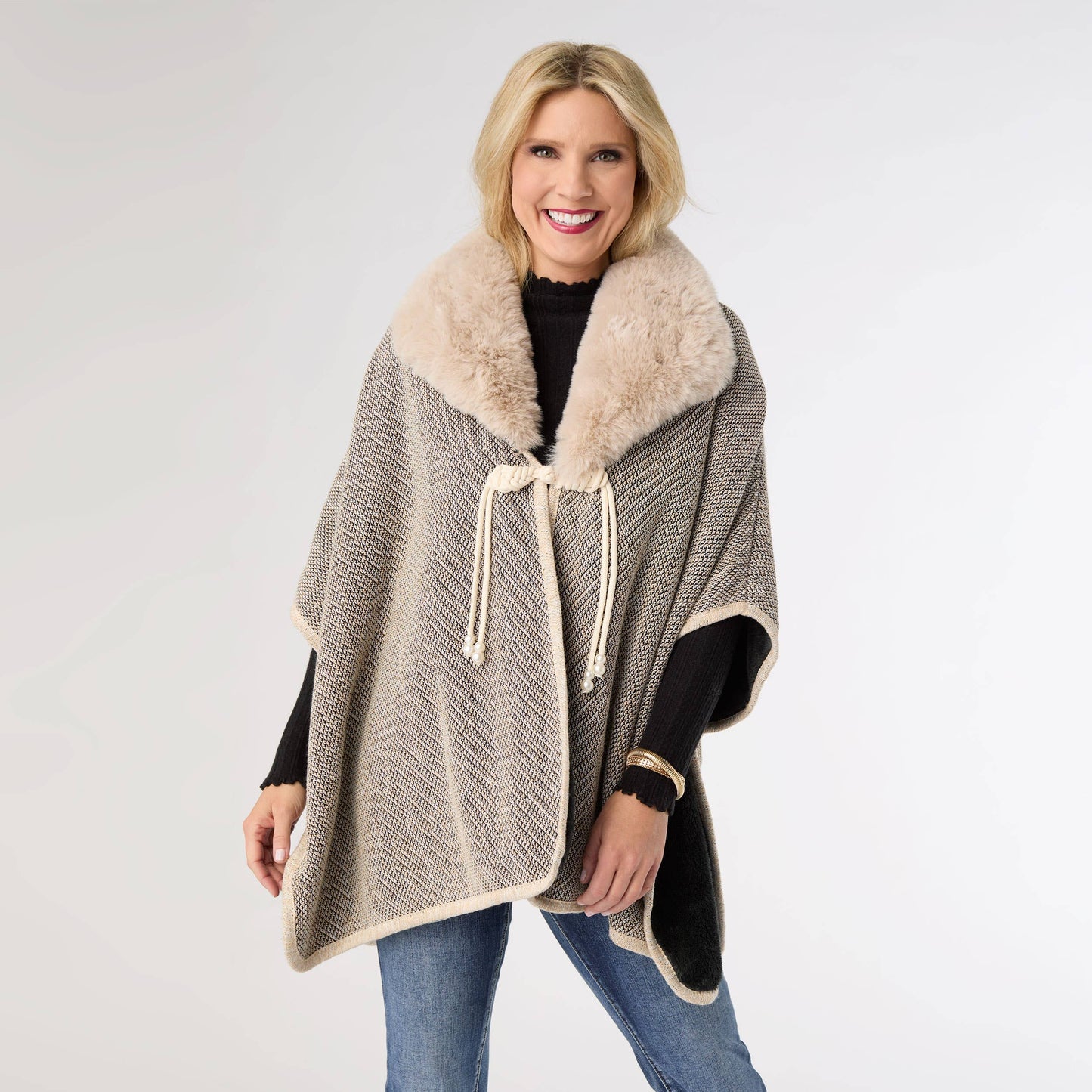 Elva Knotted Pearl Wrap with Faux Fur Trim