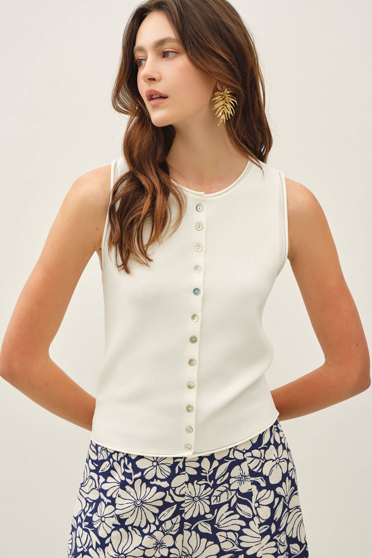 ROLLED HEM BUTTON UP SWEATER VEST TOP