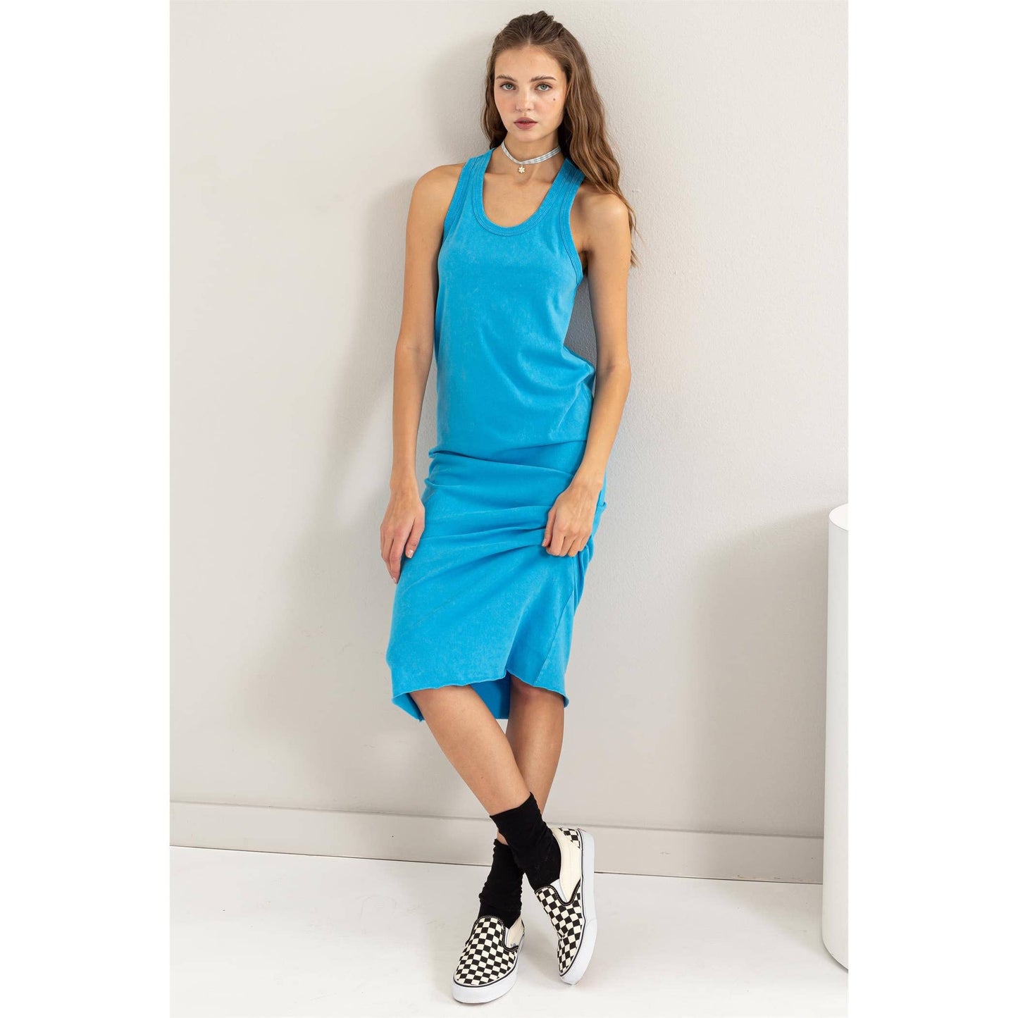 SLEEVELESS SHIFT MIDI DRESS