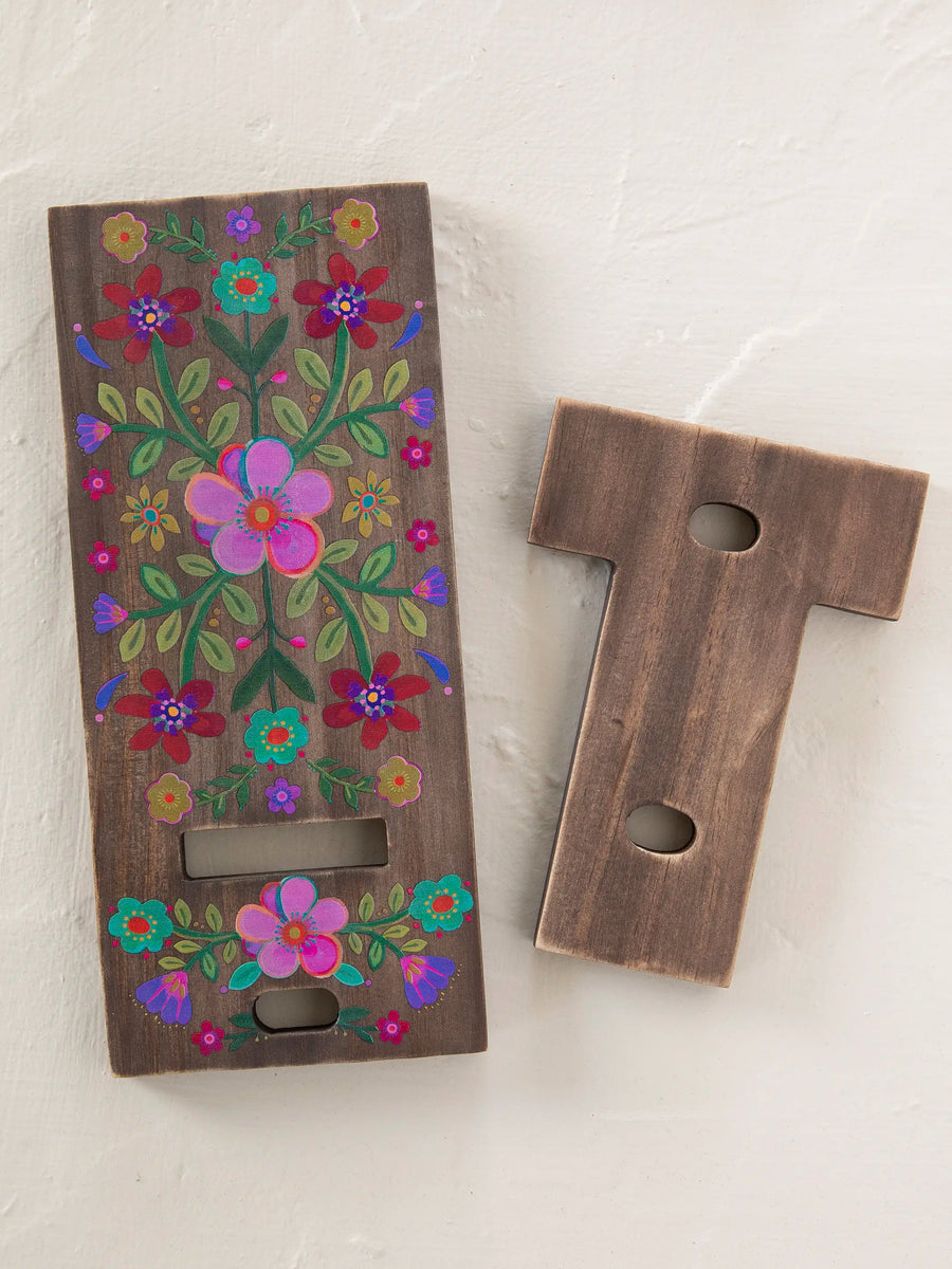 Natural Life Wooden Phone Stand-
Cocoa Folk Flower