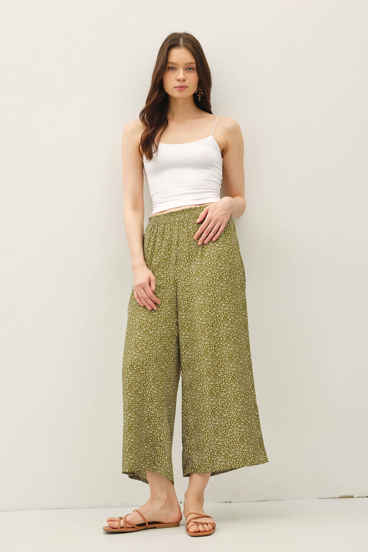 DITSY PRINTED CROP PANTS WITH ELASTIC WAISTBAND