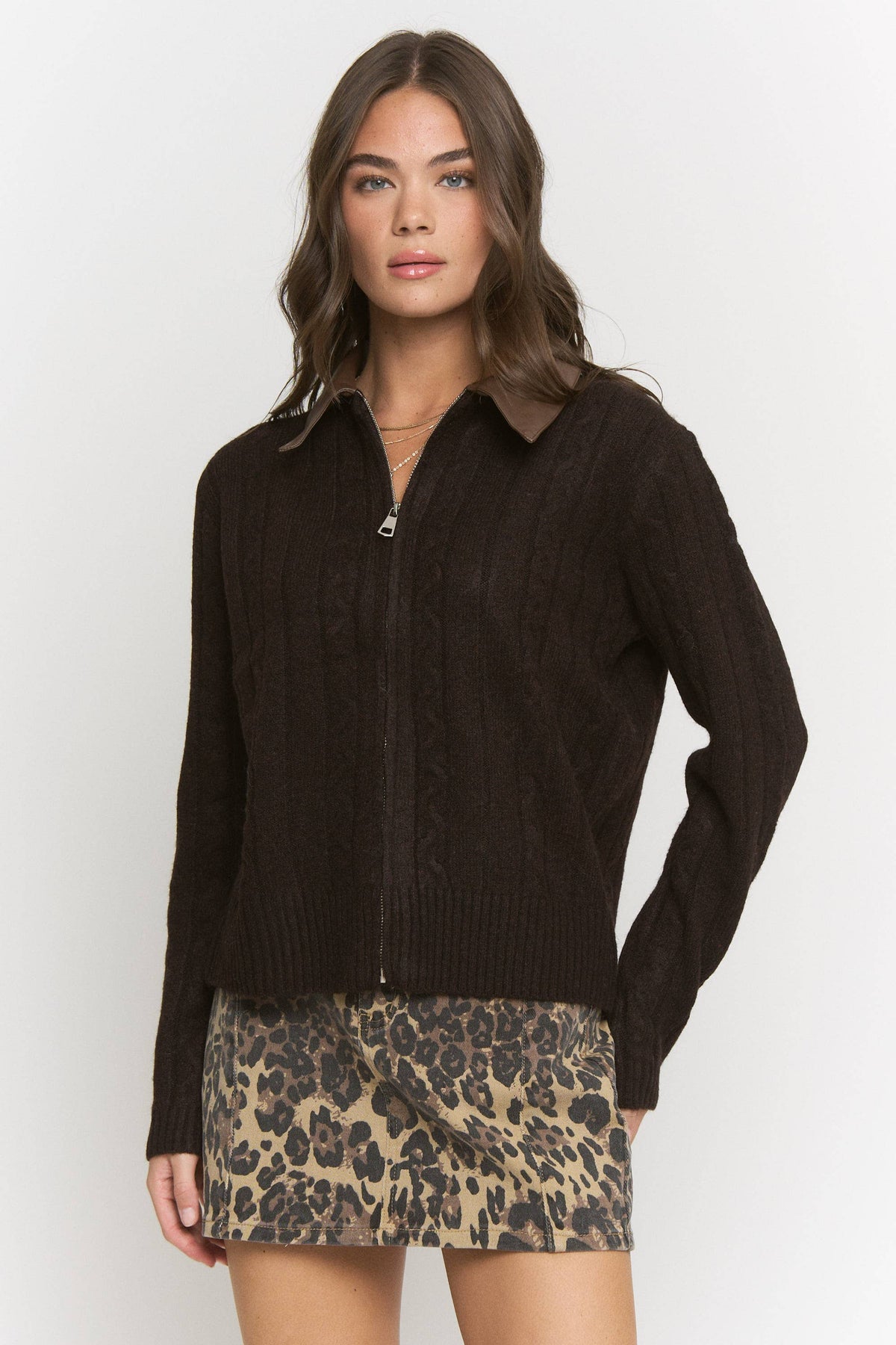 CONTRAST FAUX LEATHER COLLAR ZIP-UP SWEATER