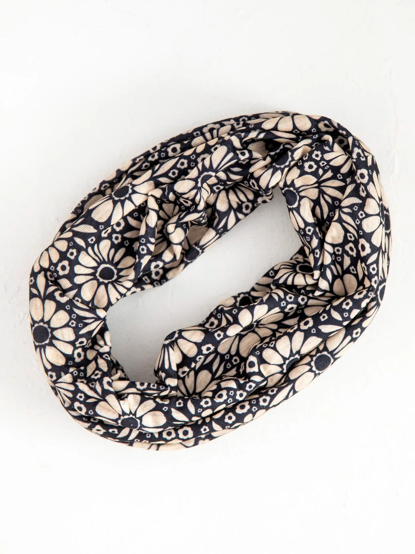 Natural Life Full Boho Bandeau® Headband - Black White Daisies