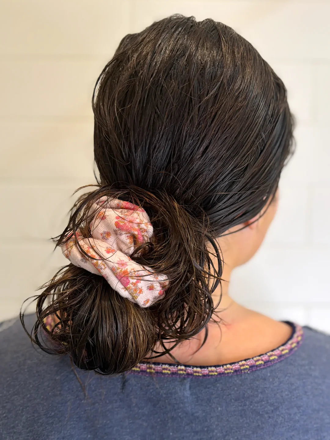 Natural Life Wet Hair Towel Scrunchie- English Garden Cream