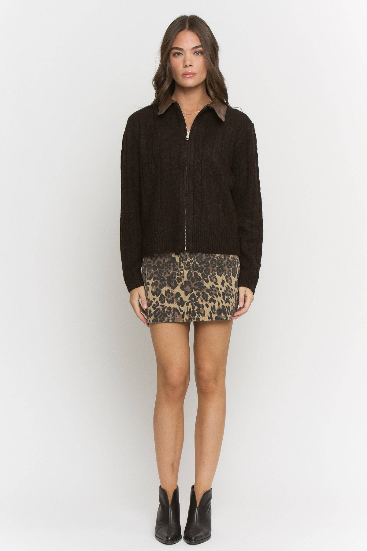 CONTRAST FAUX LEATHER COLLAR ZIP-UP SWEATER