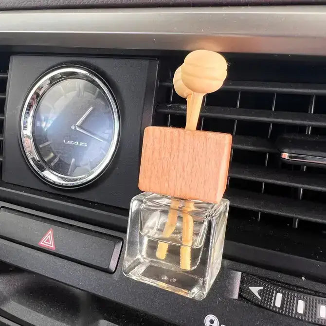 Lemon Unhinged Car Freshener Diffuser: Hanging Diffuser / Plastic zip baggie