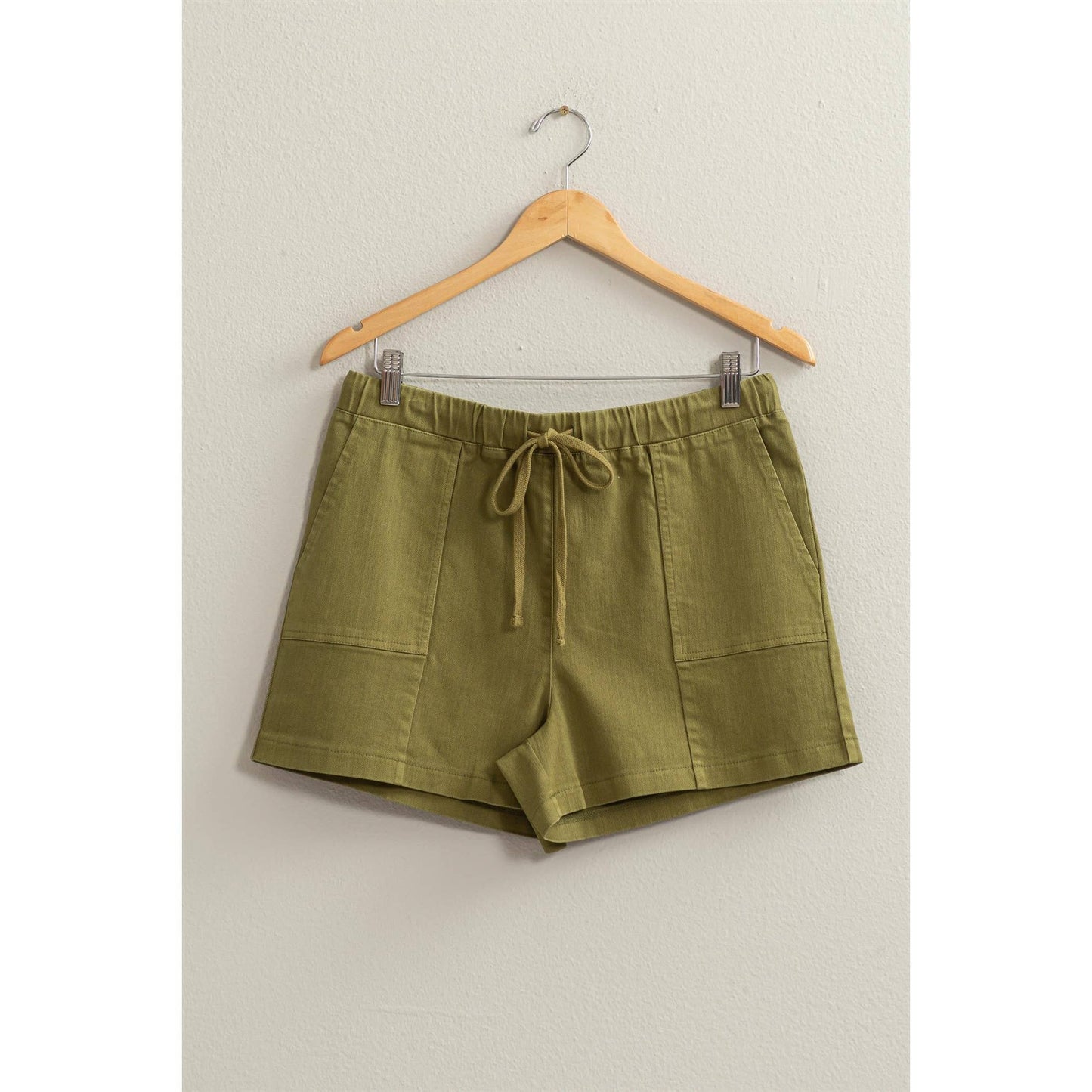 PATCH POCKET DRAWSTRING SHORTS