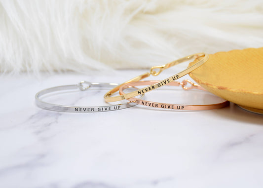 NEVER GIVE UP BRACELET