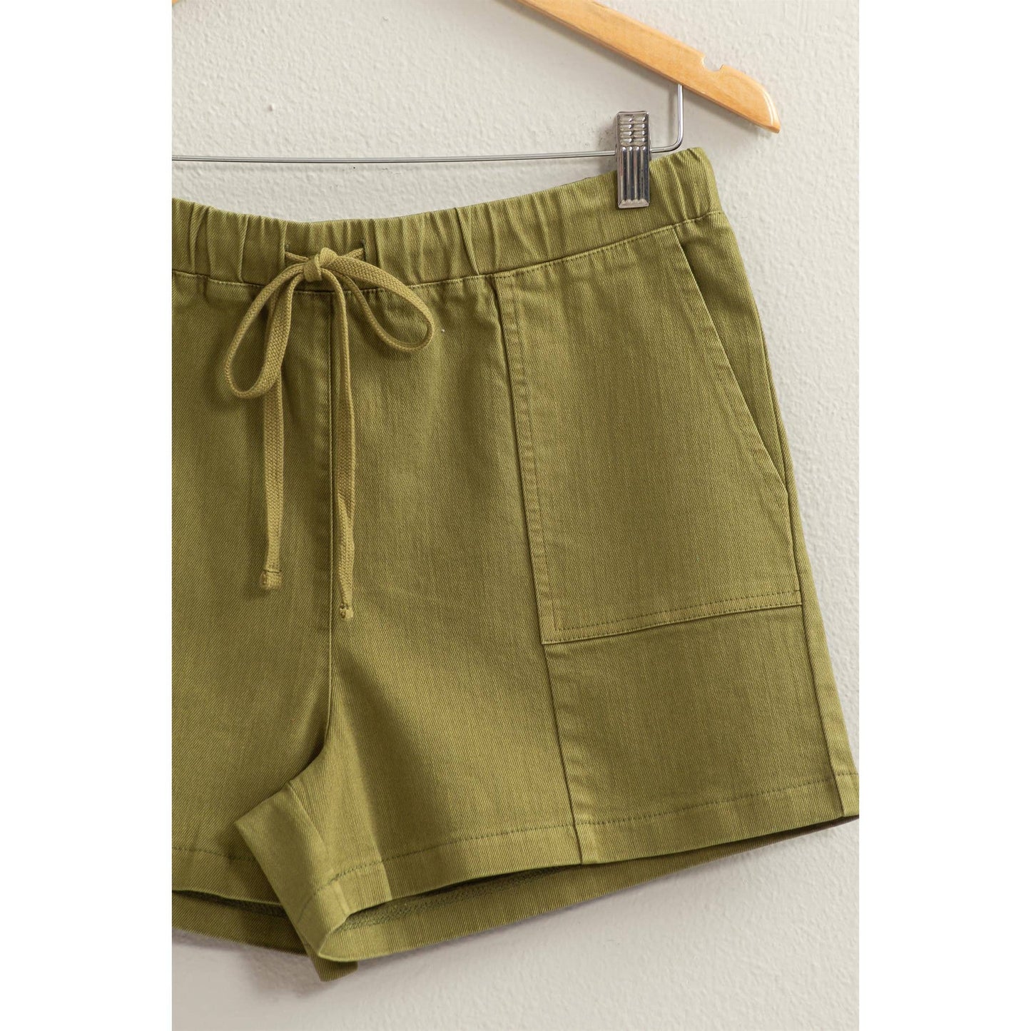 PATCH POCKET DRAWSTRING SHORTS