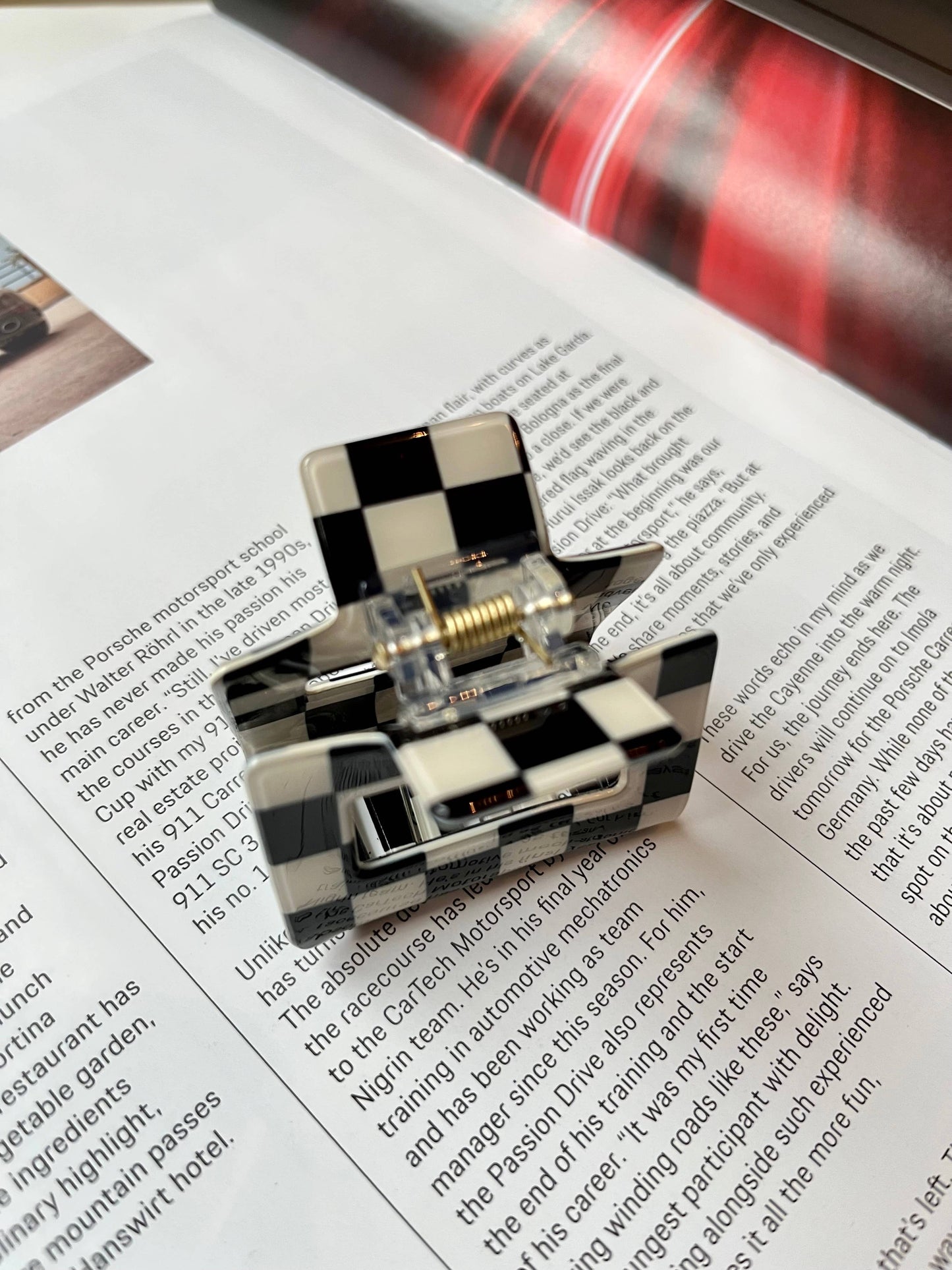 Medium Hair Claw Clip - Acetate Checkered